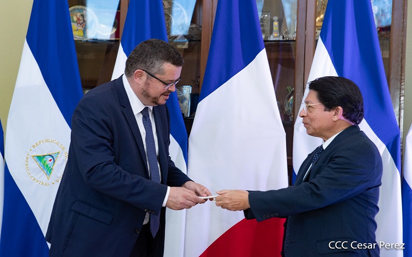 Nuevo embajador de Francia en Nicaragua presenta Copias de Estilo