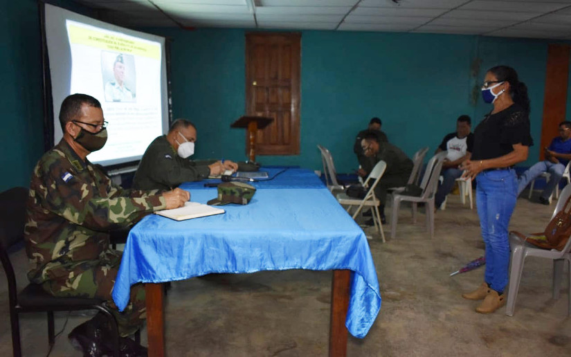 Ejército en reunión con productores ganaderos