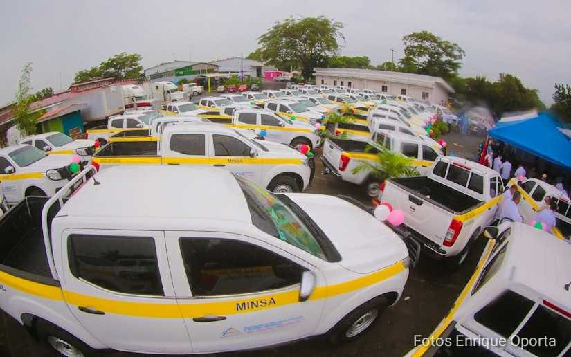 Gobierno de Nicaragua entrega 56 camionetas doble cabina para fortalecer trabajo en Silais