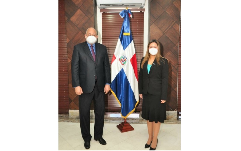 Embajadora de Nicaragua visita al Ministro de Educación de República Dominicana   