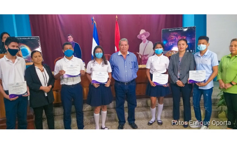 Estos son los estudiantes que representarán a Nicaragua en Olimpiadas Astronómica  en Ecuador