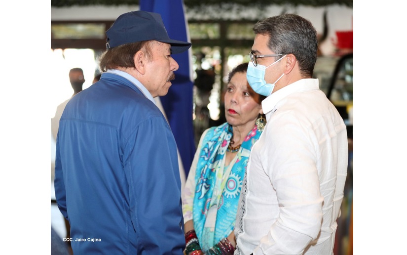 Encuentro del Presidente Daniel y la Compañera Rosario con el Presidente de Honduras  (13-11-20)