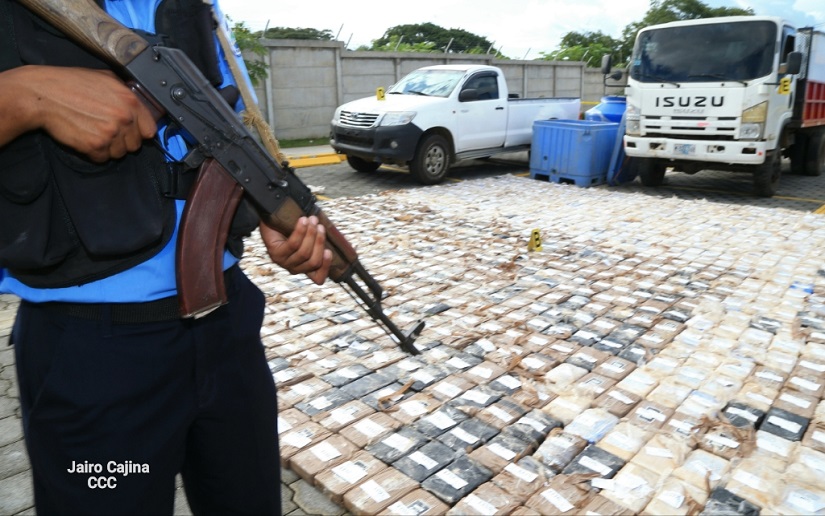 Policía Nacional incauta 2 toneladas de cocaína y más de 365 mil dólares