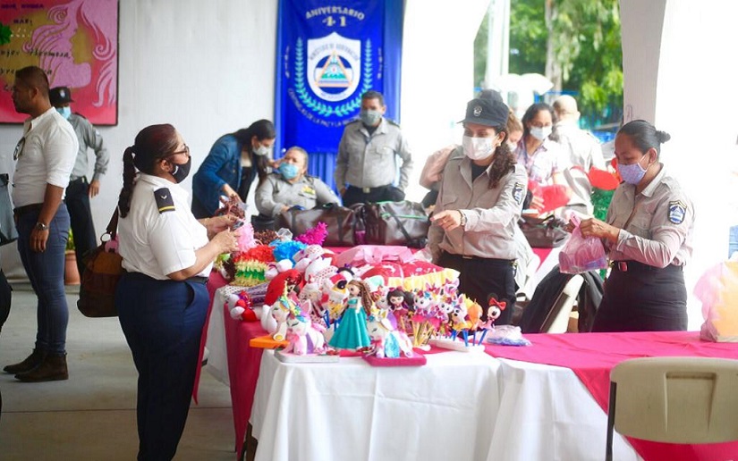 Migob realiza feria para fomentar la autoestima de la mujer nicaragüense