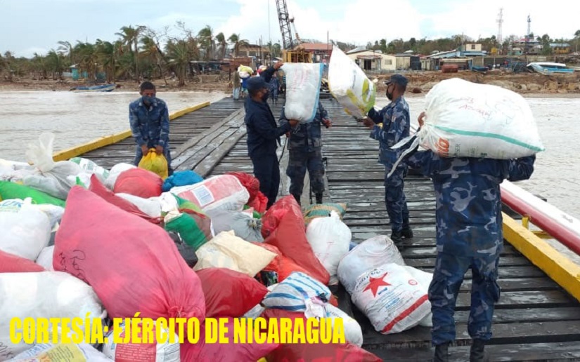 Distrito Naval Caribe realiza descargue y traslado de ayuda humanitaria