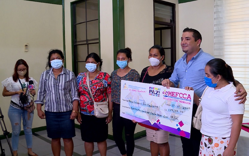 Entregan desembolso a mujeres emprendedoras de Managua
