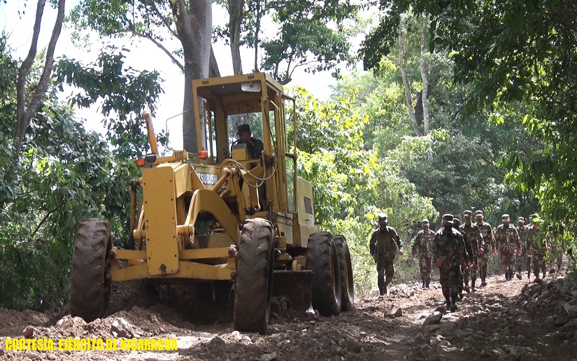 Ejército de Nicaragua inicia rehabilitación de tramo de camino