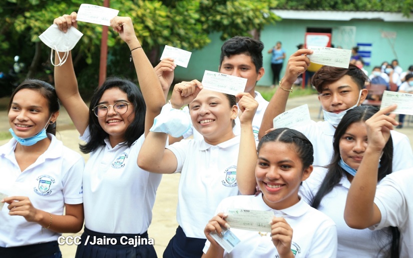 Continúa entrega de bono complementario a bachilleres de Nicaragua