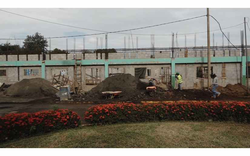 Construcción del área de consulta externa en el Manolo Morales reporta un avance del 38%
