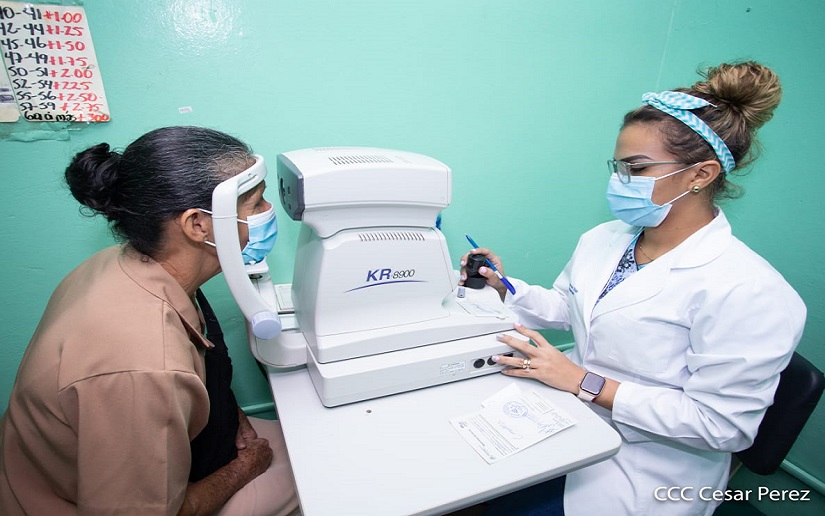 Realizan jornada de exámenes de vista y entrega de lentes en Centro Nacional de Oftalmología