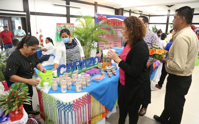 Protagonistas de las escuelas de oficios exponen sus productos en Managua 