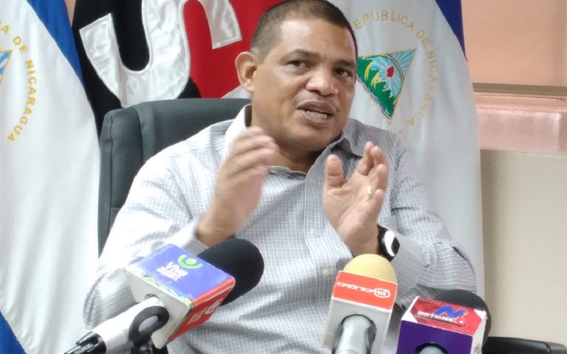 Ministro Iván Acosta presenta plan de trabajo para impulsar a los pequeños y medianos productores