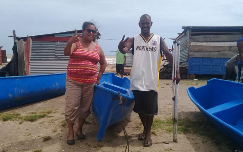 Gobierno entrega 40 cayucos de fibra de vidrio a familias de Haulover en el Caribe Norte