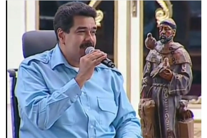 Presidente Maduro presenta al pueblo venezolano obsequio enviado por Compañera Rosario