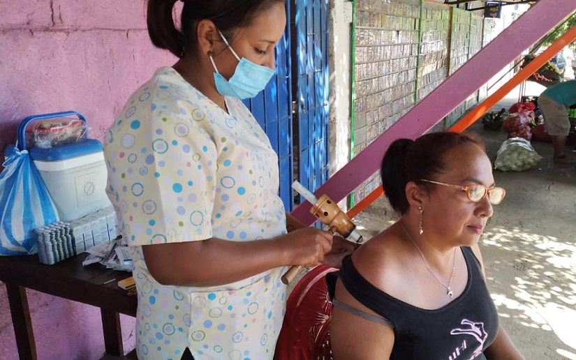 Clínica Móvil del Ministerio de Salud atendió a pobladores del barrio Francisco Salazar en el Distrito V