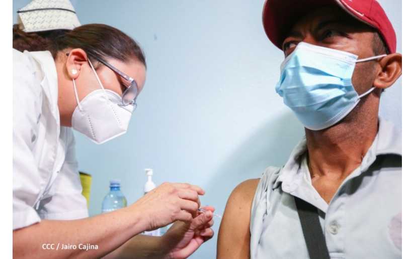 Más pacientes crónicos voluntarios reciben vacuna contra la Covid -19 en el Hospital Antonio Lenín Fonseca