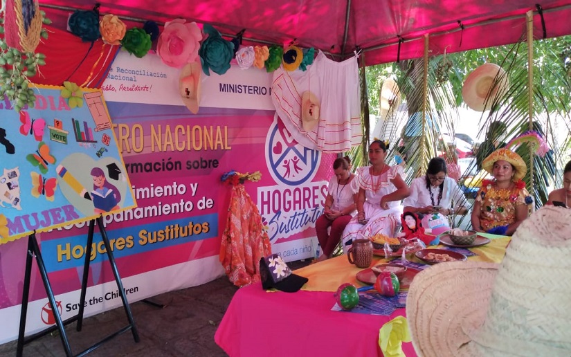 Trabajadores de Mifamilia celebran con una feria cultural el Día Internacional de la Mujer