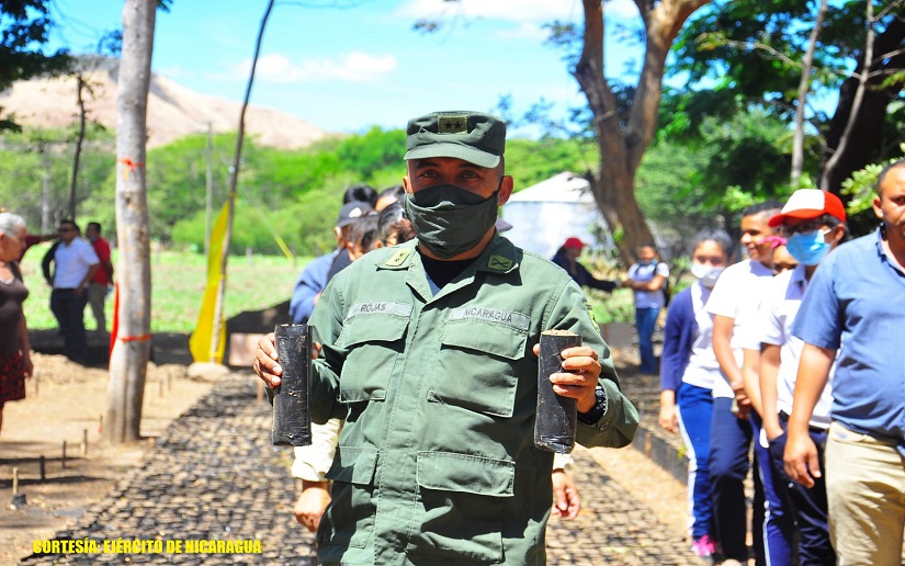 Ejército de Nicaragua participa en inauguración de vivero forestal
