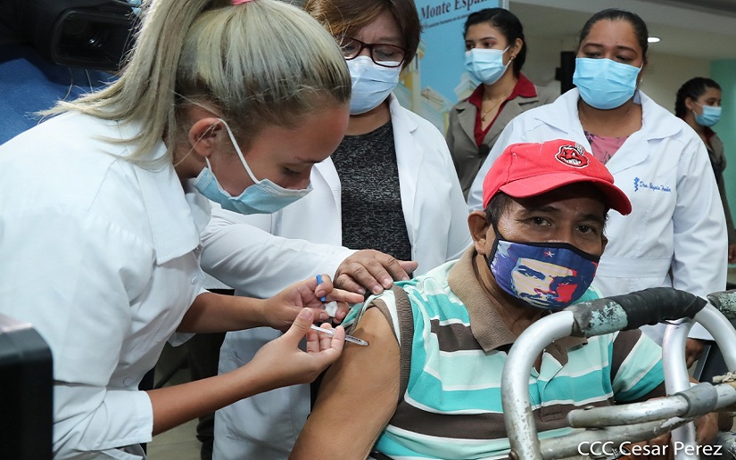 Continúa jornada de vacunación voluntaria contra la Covid-19 en el Hospital Monte España en Managua