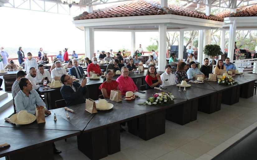 Inauguran segunda etapa del Restaurante y Mirador El Balcón en el Parque Volcán Masaya