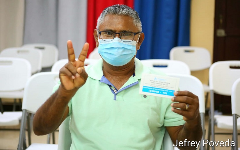 Aplican segunda dosis de la vacunación voluntaria contra la covid-19 en el Hospital Lenín Fonseca