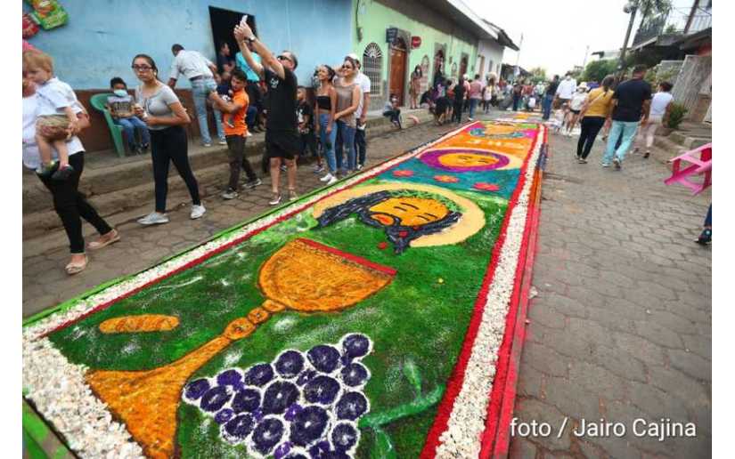 Premian a las mejores alfombras pasionarias de Sutiava en León