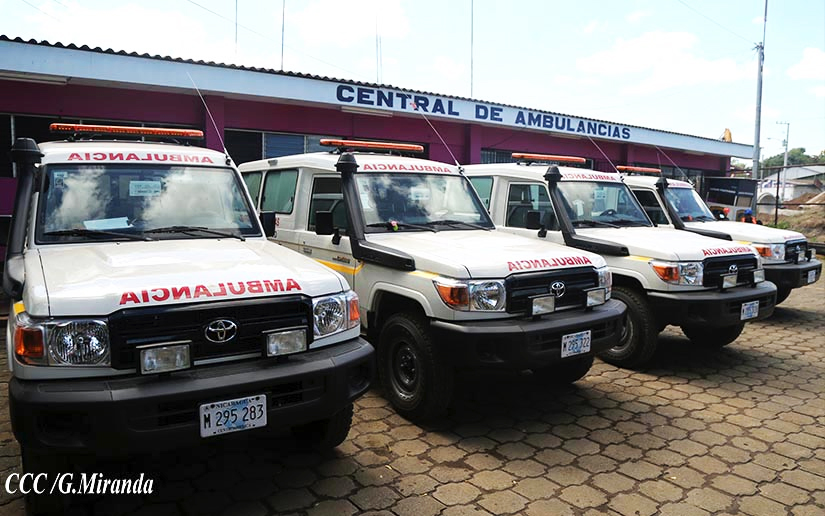 Gobierno de Nicaragua entrega ambulancias equipadas en varios departamentos del país