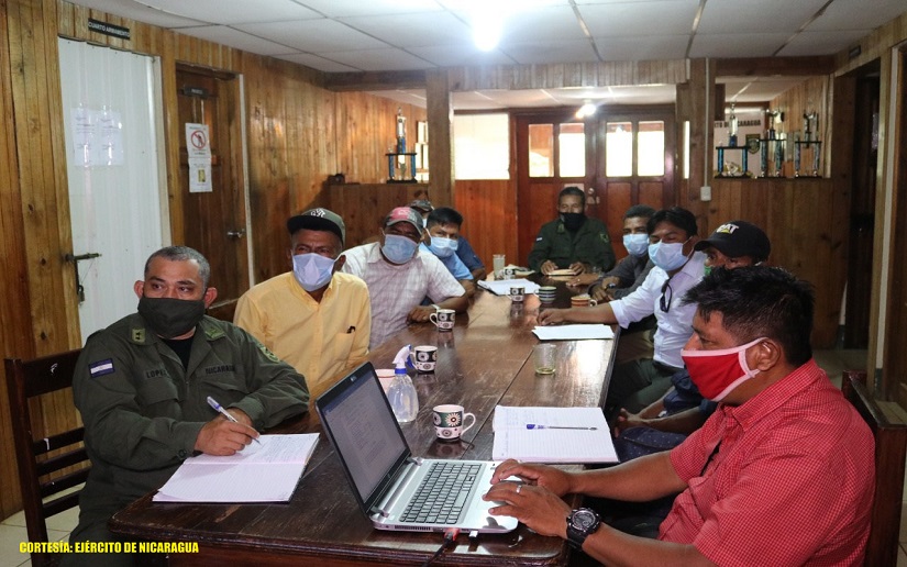 Jefatura del Batallón Ecológico Bosawás se reunió con el Gobierno Territorial Indígena