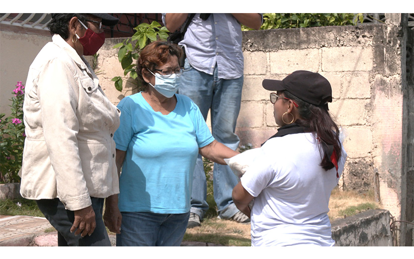 Entregan paquetes de alimentos a madres de héroes y mártires en Managua