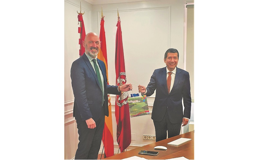 Embajador de Nicaragua en España en reunión con el Rector de la Complutense de Madrid