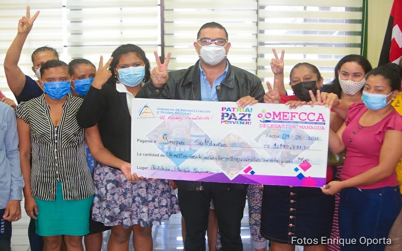 Mefcca entrega nuevo desembolso a mujeres emprendedoras en Managua