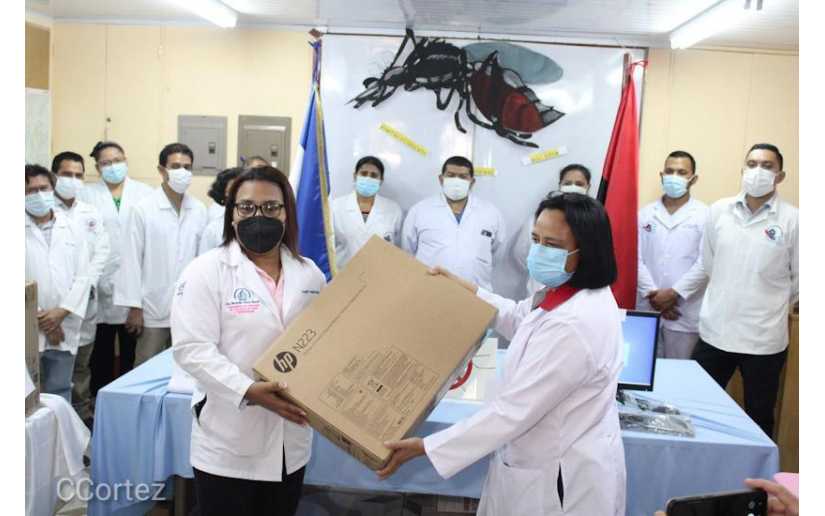 17 unidades de salud de Managua reciben equipos de computación para seguir luchando contra la malaria