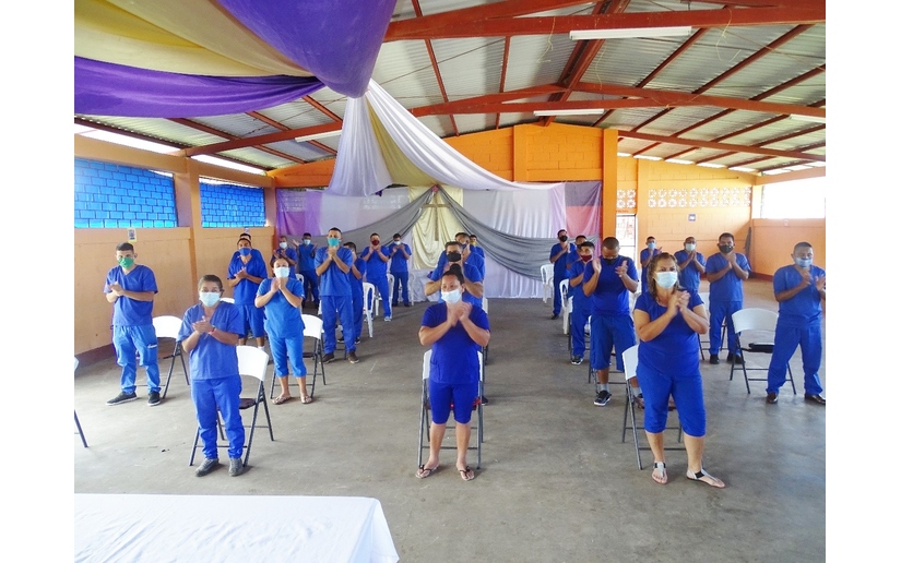 Realizan culto virtual en todos los penales del país