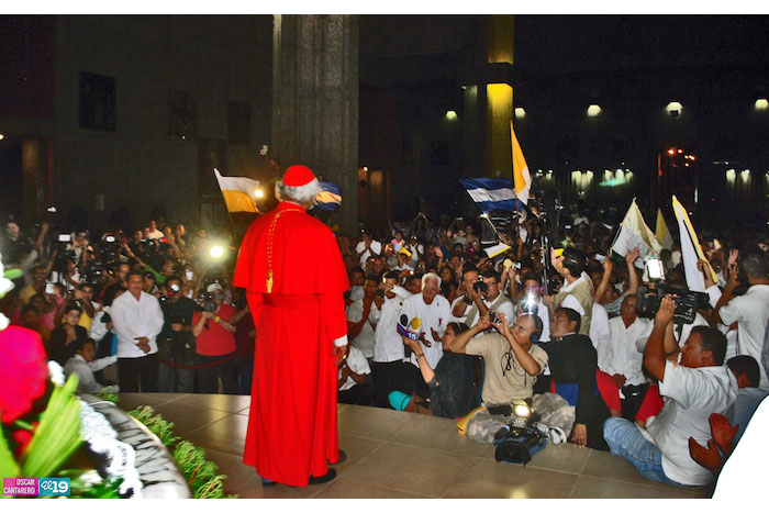 Con mucho regocijo fieles católicos reciben a Cardenal Brenes en Catedral de Managua