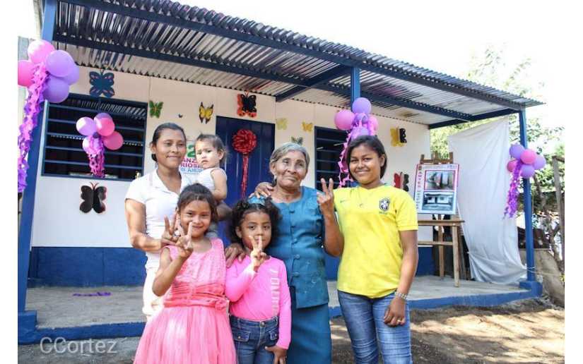 Entregan vivienda digna a familia del barrio Nueva Sabana Grande en el distrito VII
