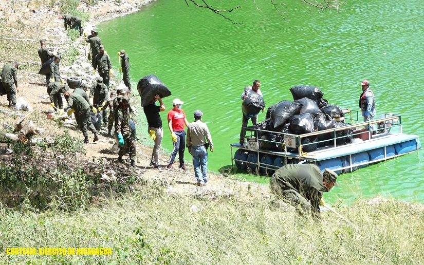 Ejército de Nicaragua participación en jornada ecológica en la laguna de Tiscapa