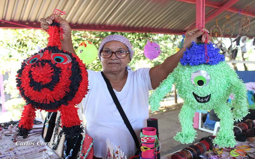 Doña Ernestina Estuar González y sus piñatas cargadas de amor y dedicación