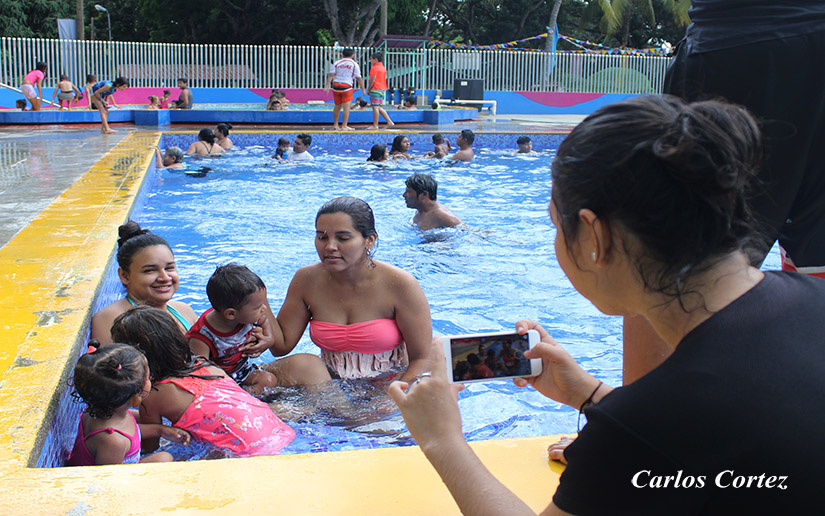 Familias disfrutaron este domingo las aguas del centro turístico Xilonem