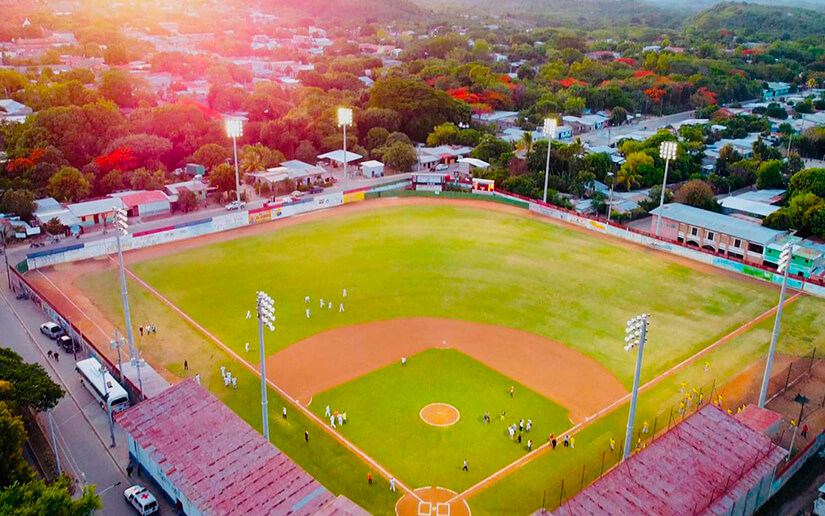 En Fotos: Así luce el Estadio de beisbol de Somoto con iluminación nueva