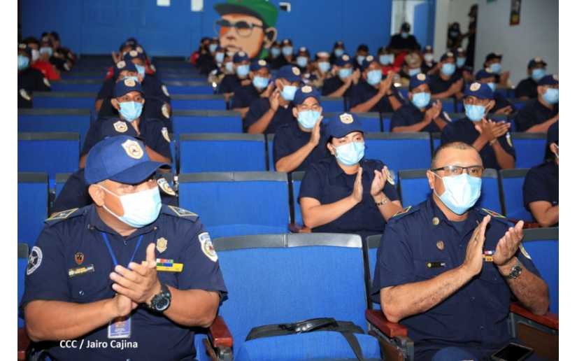 Nicaragua cuenta con 32 nuevos bomberos unificados
