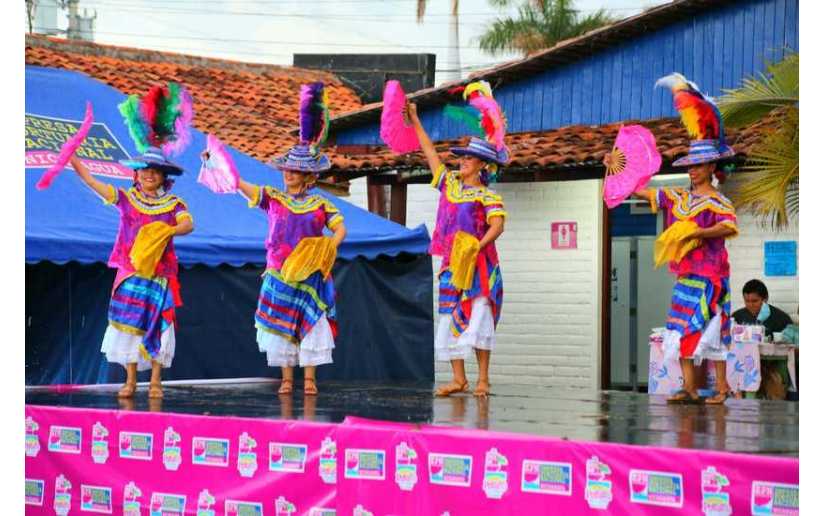 Ballet folclórico Jilinjoche en tarde cultural en el Puerto Salvador Allende