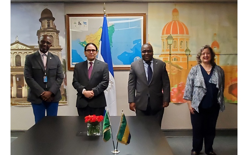 Establecemos relaciones diplomáticas con la República Gabonesa