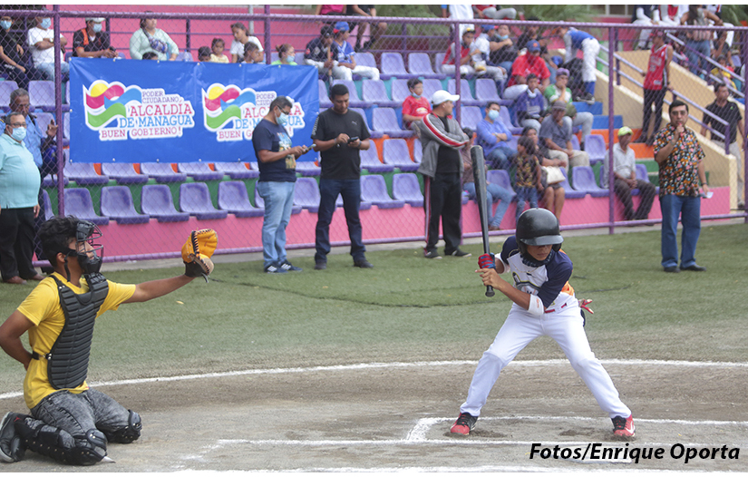 Inauguran torneo de béisbol con jóvenes de los Distritos de Managua