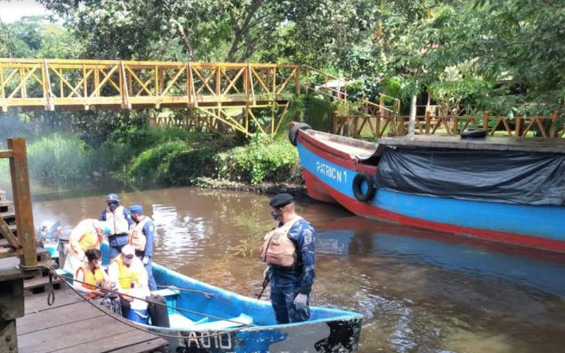 Fuerza Naval traslada a ciudadano por problemas de salud