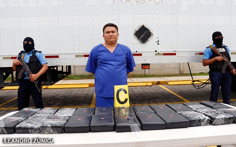 Policía Nacional arresta a ciudadano hondureño que transportaba 25 kilos de cocaína