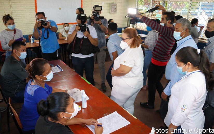 Nicaragüenses participan en la verificación ciudadana de manera segura
