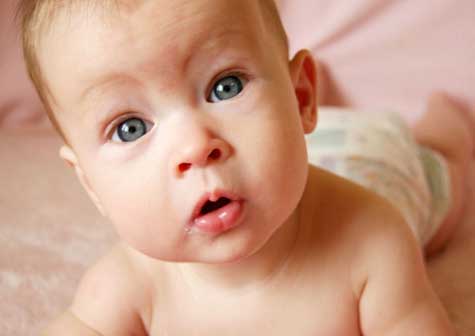 ¿Cuando un bebé empieza a ser consciente?