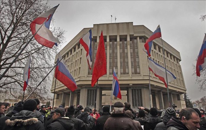 Parlamento de Crimea vota unánimemente por su incorporación a Rusia