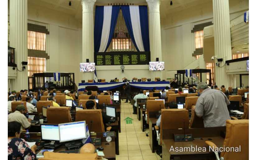 Asamblea Nacional aprueba ley que reduce costos de títulos en