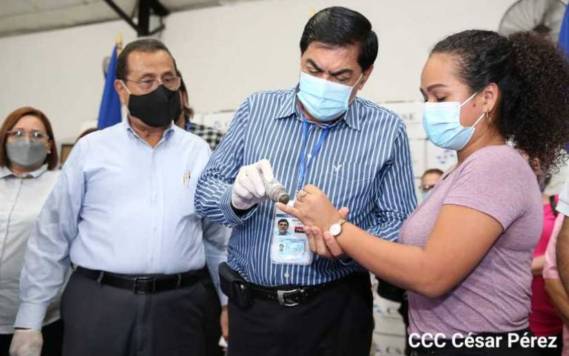 CSE: Partidos políticos verifican disponibilidad y calidad de la tinta indeleble